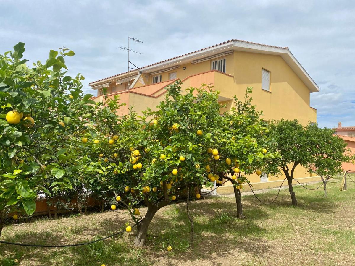 Lemon Apartments Villasimius Exteriör bild